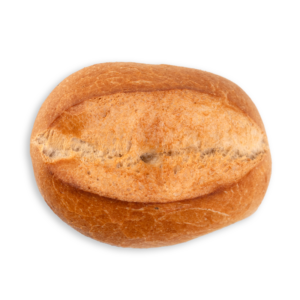 Einzelnes freigestelltes Weizenbrötchen mit länglicher Schlitzform und goldbrauner Kruste auf weißem Hintergrund, Produktfoto